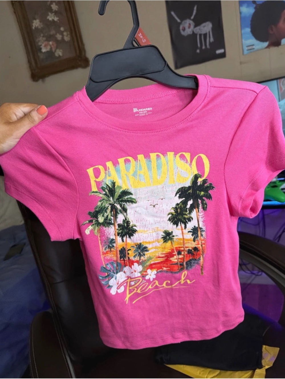 Paradiso Beach Graphic Tee - Pink - never worn